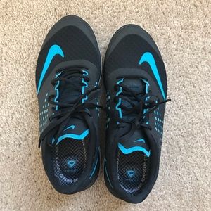 Women’s Nike sneakers size 9 like new